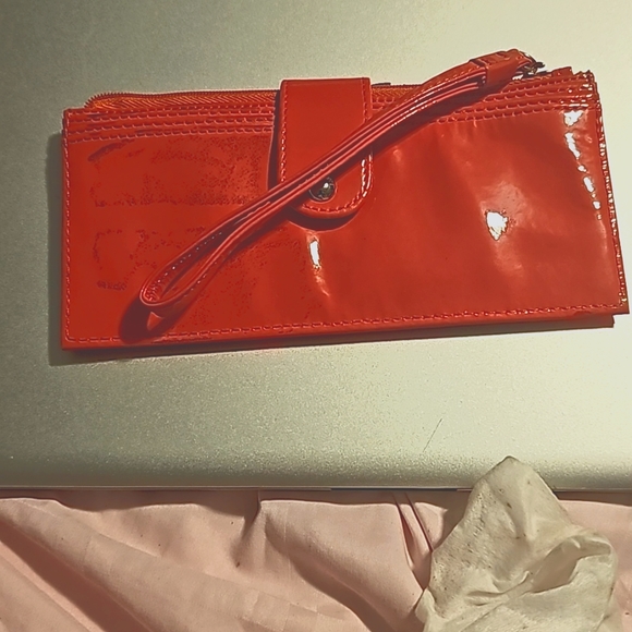 HOBO Patent Leather Wallet/Wristlet, Hot Pink, Zip Closure & Snap Closure - Picture 3 of 7